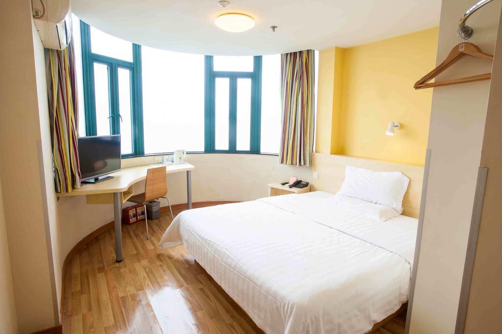7Days Inn Kunming East Station Juhua Overpass Екстериор снимка