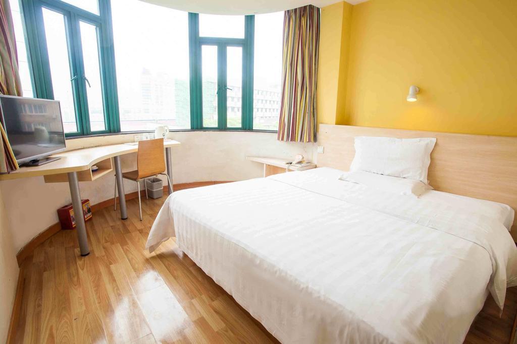 7Days Inn Kunming East Station Juhua Overpass Екстериор снимка